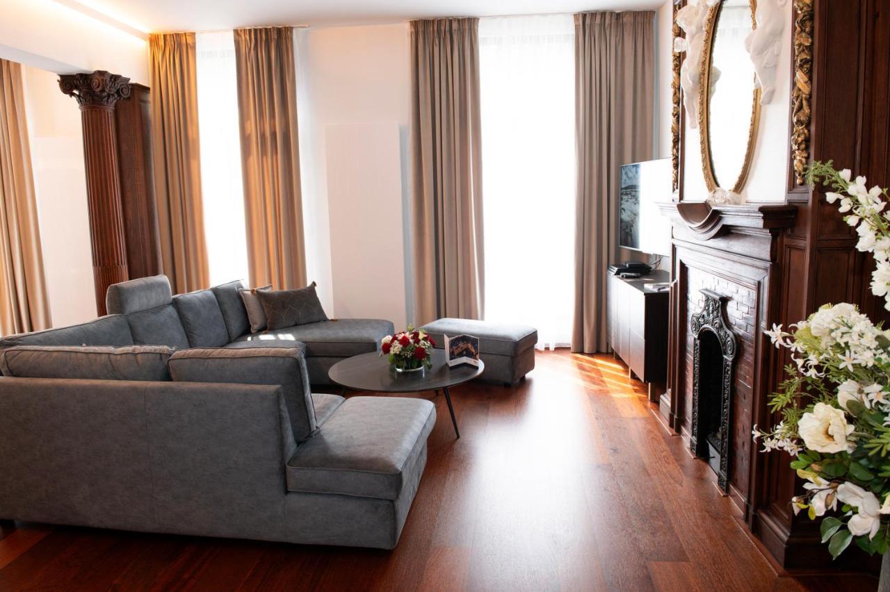 Botanique Suites Airbnb, Anversa Esterno foto