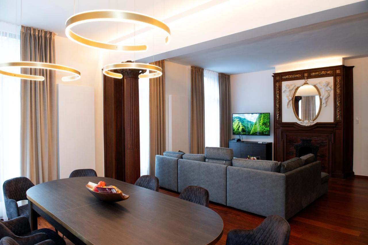 Botanique Suites Airbnb, Anversa Esterno foto