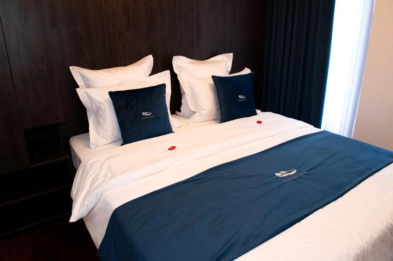 Botanique Suites Airbnb, Anversa Esterno foto