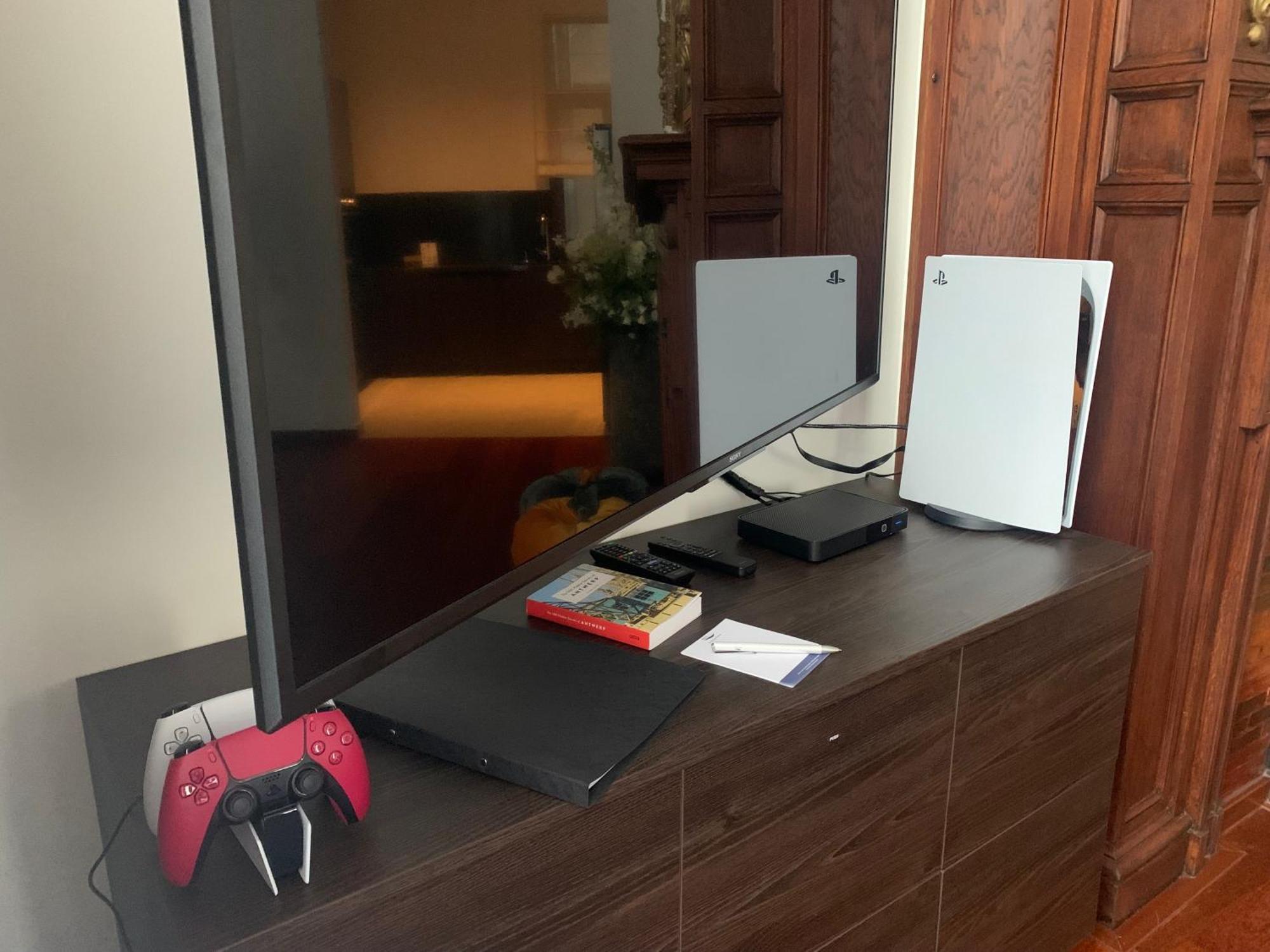 Botanique Suites Airbnb, Anversa Esterno foto