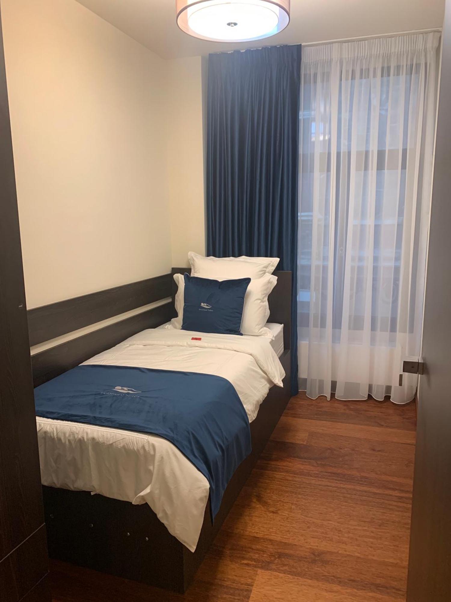 Botanique Suites Airbnb, Anversa Esterno foto
