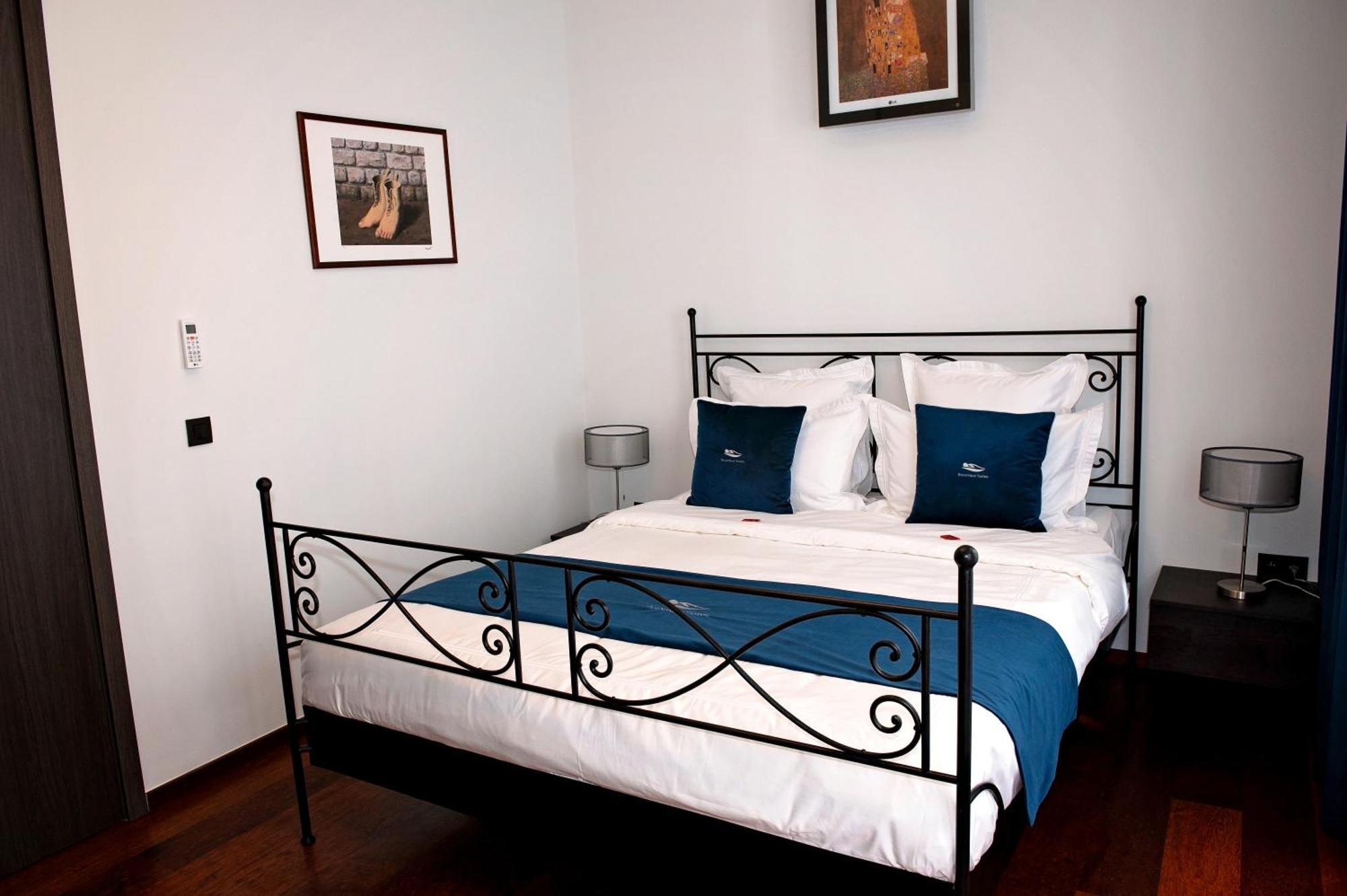 Botanique Suites Airbnb, Anversa Esterno foto