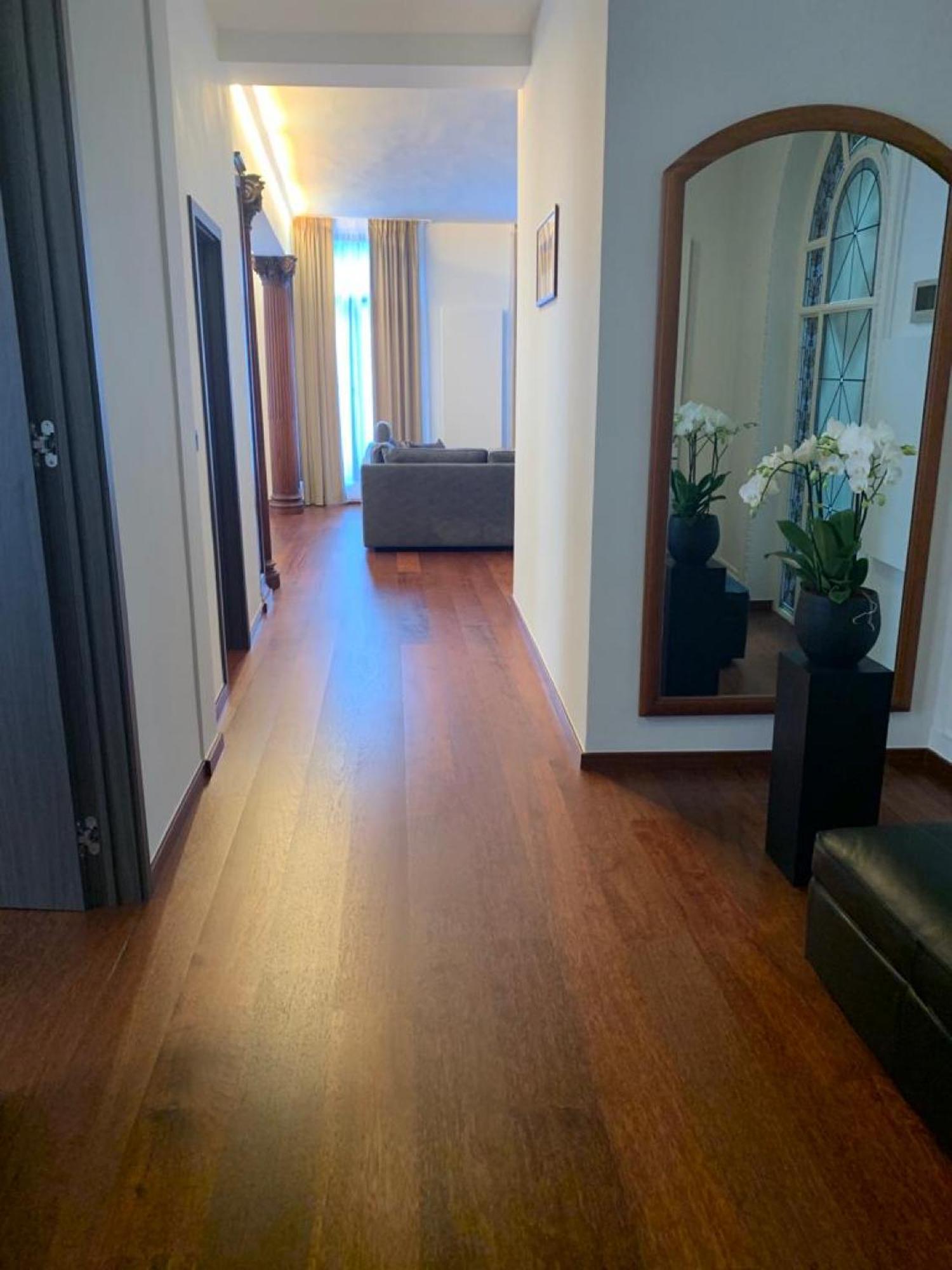 Botanique Suites Airbnb, Anversa Esterno foto