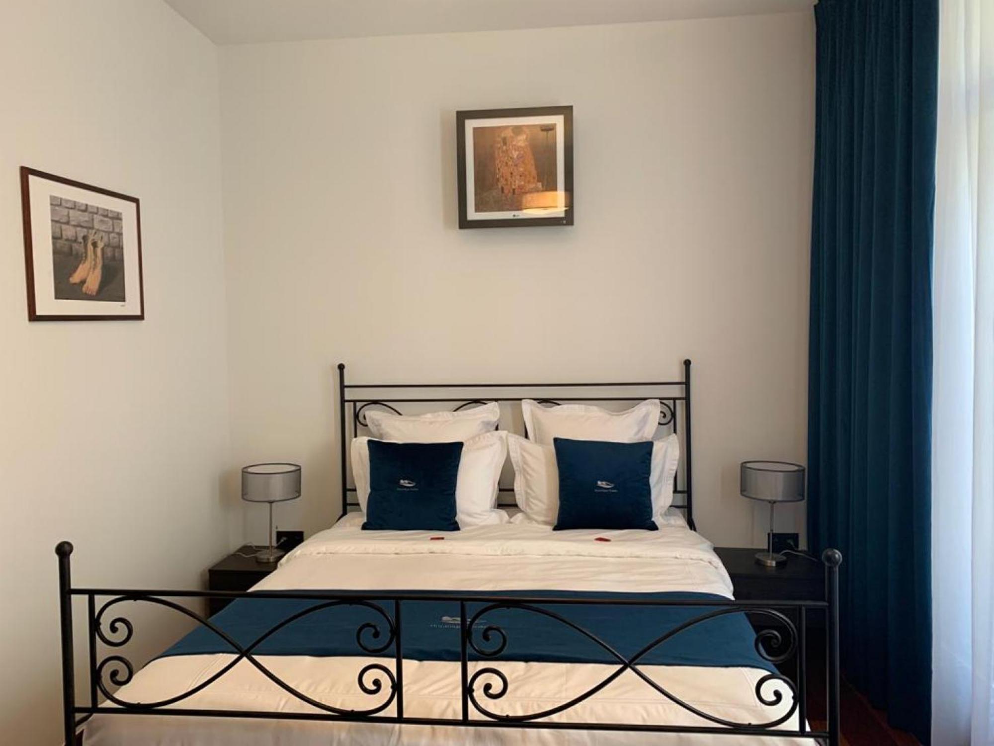Botanique Suites Airbnb, Anversa Esterno foto