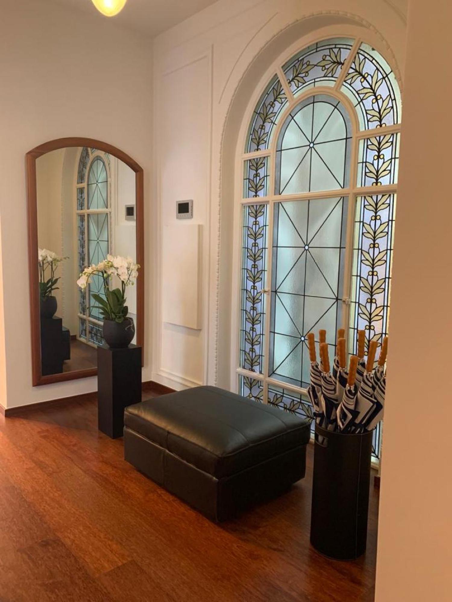 Botanique Suites Airbnb, Anversa Esterno foto